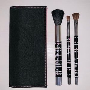 Set Of 3 Makeup Cosmetic Brushes Tool